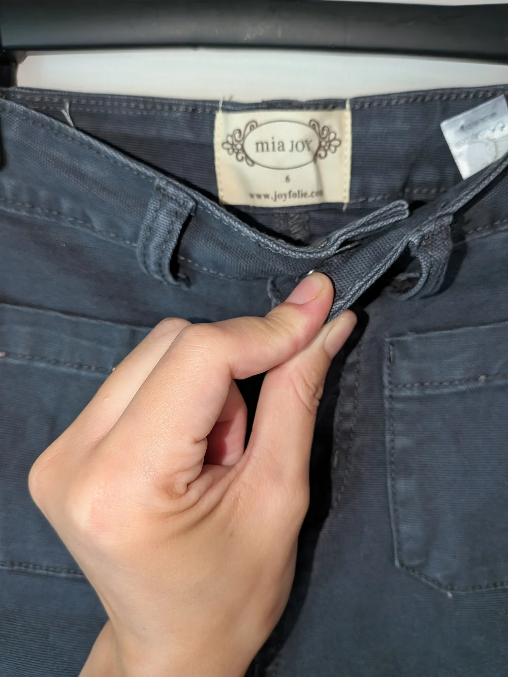 Joyfolie Mia Joy High-Waist Cropped Pants — Charcoal. Girls Size 6.